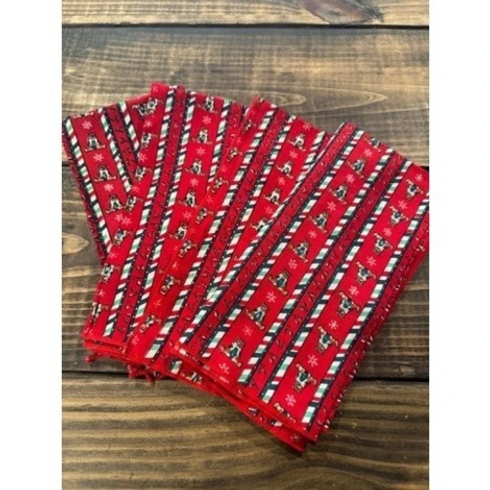 Vtg Christmas Bears Napkins Red Green‎ White Holiday Table Setting 4 Count
